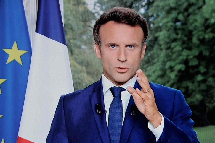 El presidente francés, Emmanuel Macron, en el discurso televisado.
