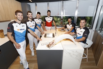 Algunos de los participantes posan en la presentación del torneo.