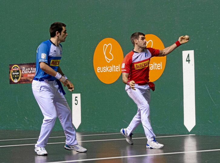 Con pelotas muy rápidas, Ezkurdia dominó por completo a Elezkano II.