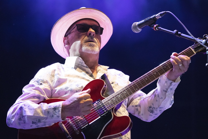 Paul Carrack, durante su actuación en Miribilla.