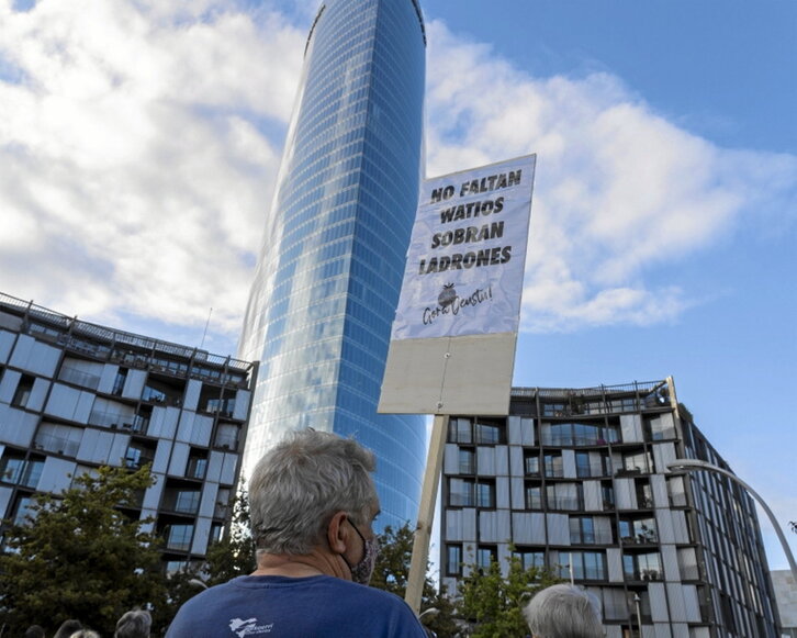 Protesta ante la sede de Iberdrola en Bilbo, en una imagen de archivo.