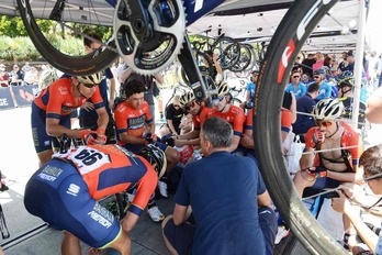 Un año después, el equipo Bahrain vuelve a ser investigado por sospechas de dopaje.