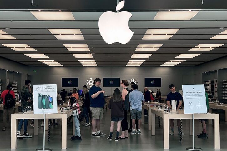  Towson hiriko Apple-ren saltokian langileek sindikatzeko eskubidea lortu zuten duela egun batzuk.
