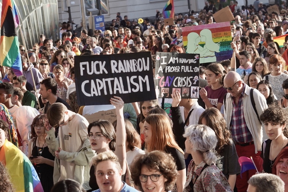 Erakundeen «instrumentalizazioa eta merkantilizazioa» salatu dute. Erakundeen «instrumentalizazioa eta merkantilizazioa» salatu dute.