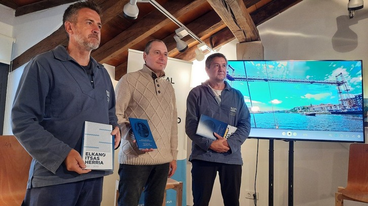 Xabier Agote, presidente de Albaola; Xabier Alberdi, director de Itsas Museoa; y Rafa Zulaika, coordinador de proyectos de Elkano Fundazioa.