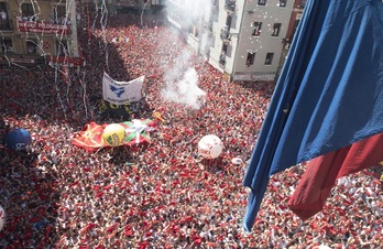 Solo faltan unos pocos días, casi horas, para que la plaza del Ayuntamiento recupere este aspecto.