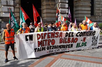 Protesta de los trabajadores del Metro Bilbao esta mañana.
