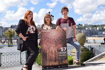 Cartel anunciador de la 57ª edición del Concurso de Fuegos Artificiales de Donostia.