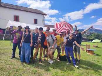 Bretañatik etorritako lagunak, festibala hasi aurretik.