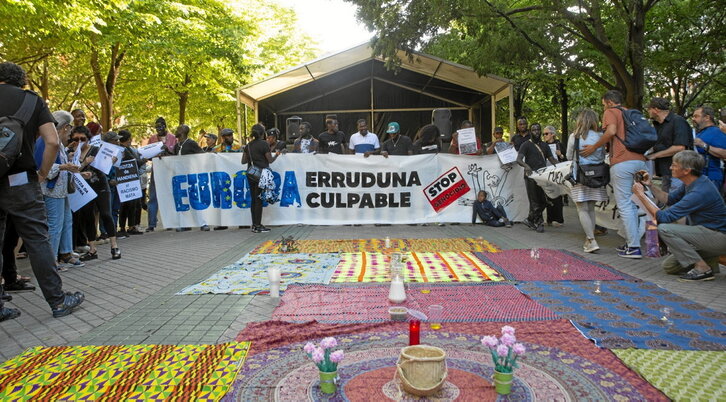 Concentración bajo el lema «Las vidas negras importan» en Iruñea.