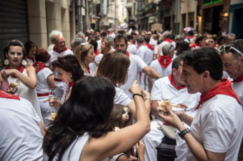 Ambiente de día en los Sanfermines de 2019.