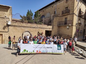 Lurra, sua, ura, herria auzolanaren aurkezpena San Martin Unxen
