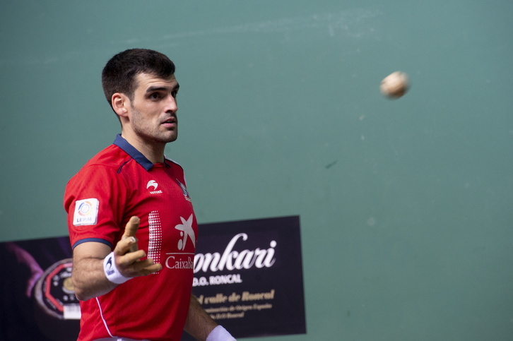 Solo en el tramo final, y gracias a una tacada de 7-0, logró Ezkurdia superar a Peio Etxeberria.