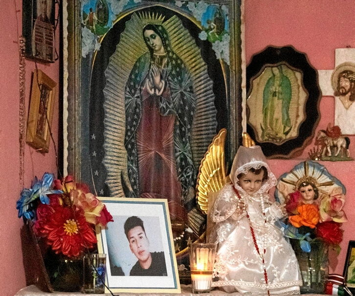 Foto en el altar: Misael Olivares, 16 años.