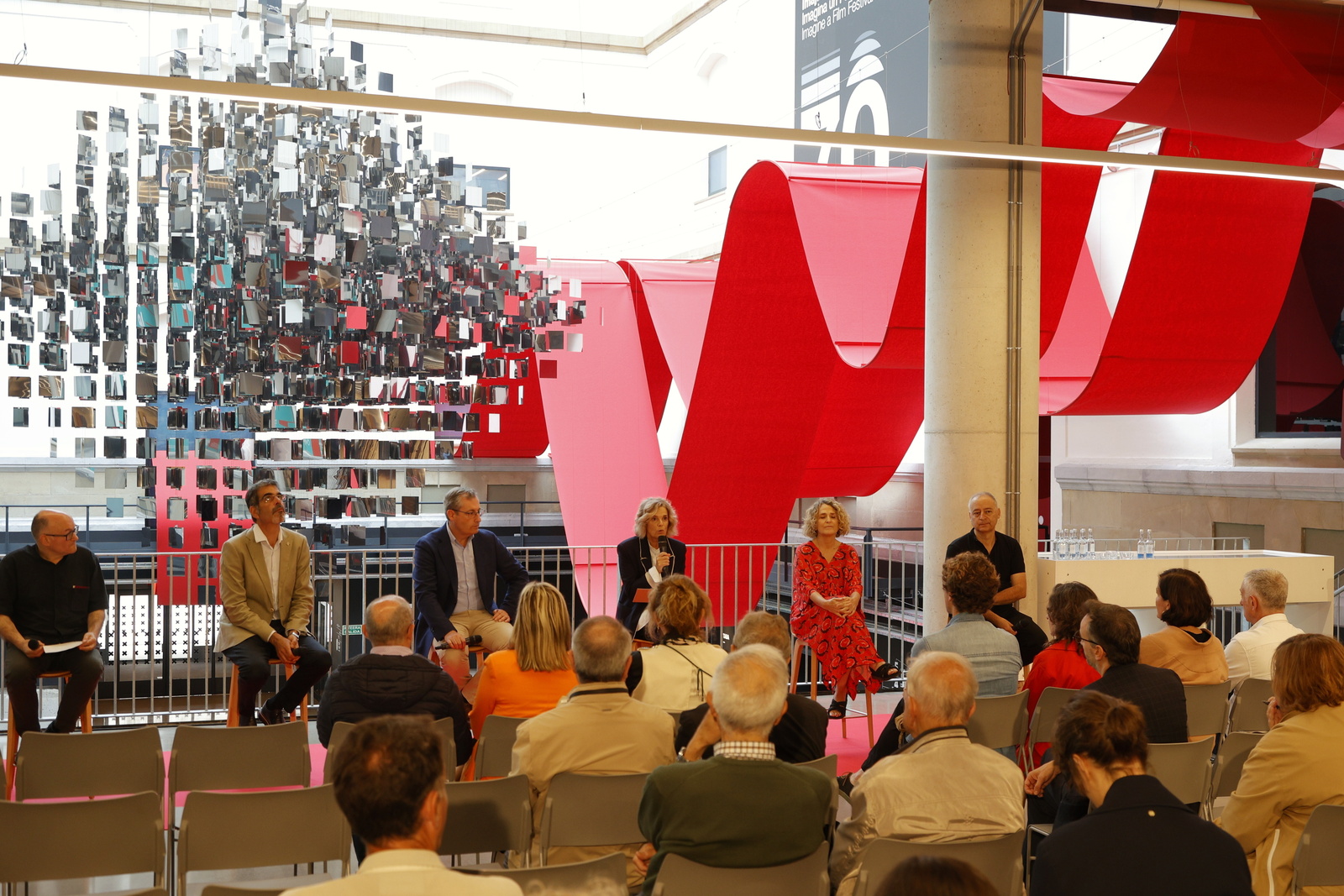 Presentación de la exposición «Imagina un Festival» en Tabakalera. (Maialen ANDRES/FOKU) Presentación de la exposición «Imagina un Festival» en Tabakalera. (Maialen ANDRES/FOKU)