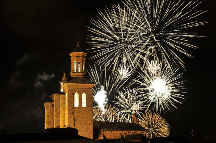 Los fuegos artificiales de este año hablan castellano, euskara, francés, italiano y hasta portugués.
