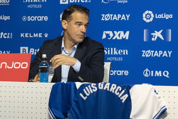 Luis García Plaza ya ha dirigido su primer entrenamiento oficial con el Alavés.
