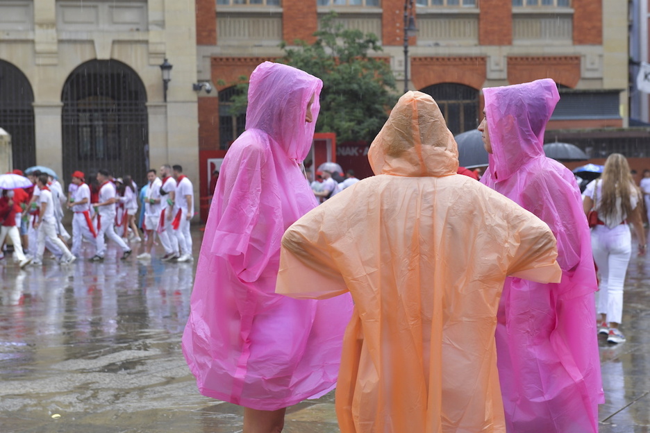 Txubaskeroak ezinbestekoak ziren gaur. Txubaskeroak ezinbestekoak ziren gaur.