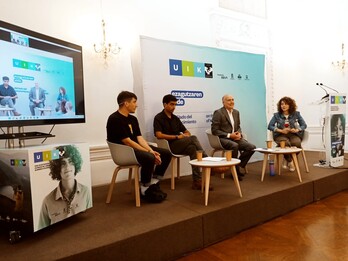 Axpe, Hach, Iñaki Goirizelaia moderatzaile lanetan eta Zamponi-Galé, Donostiako Miramar Jauregian.