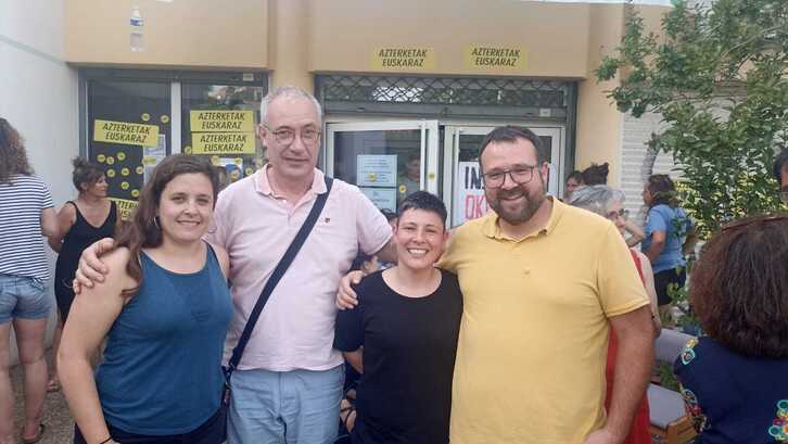 Eñaut Aramendi, a la derecha, en una reciente protesta para reclamar la selectividad en euskara. 