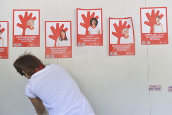 El punto de atención instalado en la Plaza del Castillo.