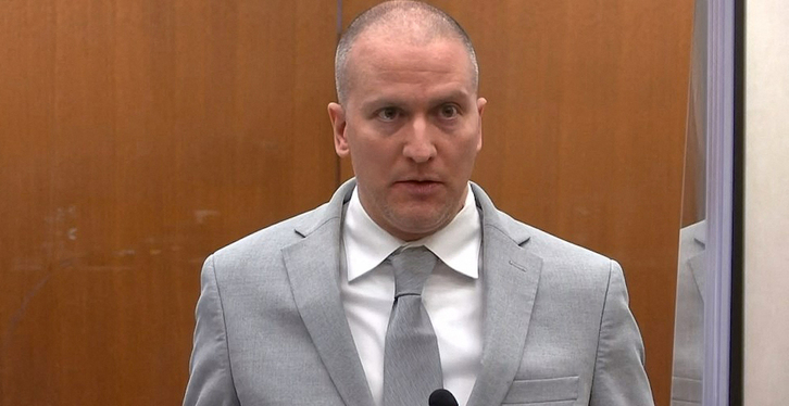 El expolicía Derek Chauvin, en la sesión en la que ha escuchado la sentencia.