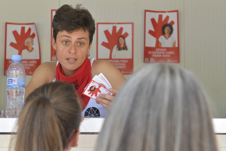 Punto de atención instalado en la Plaza del Castillo.