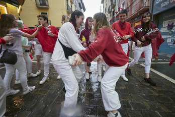 Los amigos se vuelven más amigos en Ninguna Parte. 