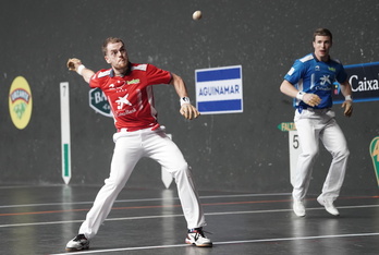 Unai Laso Iñaki Artolaren aurkako partidan, San Fermin Torneoko Lau eta Erdikoan. 