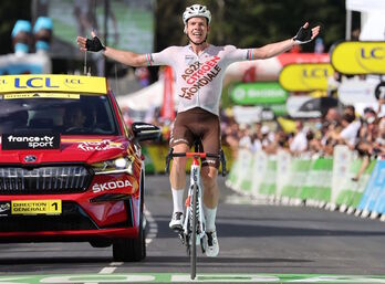 Bob Jungels celebra su mejor triunfo con el Ag2r en el momento más oportuno.