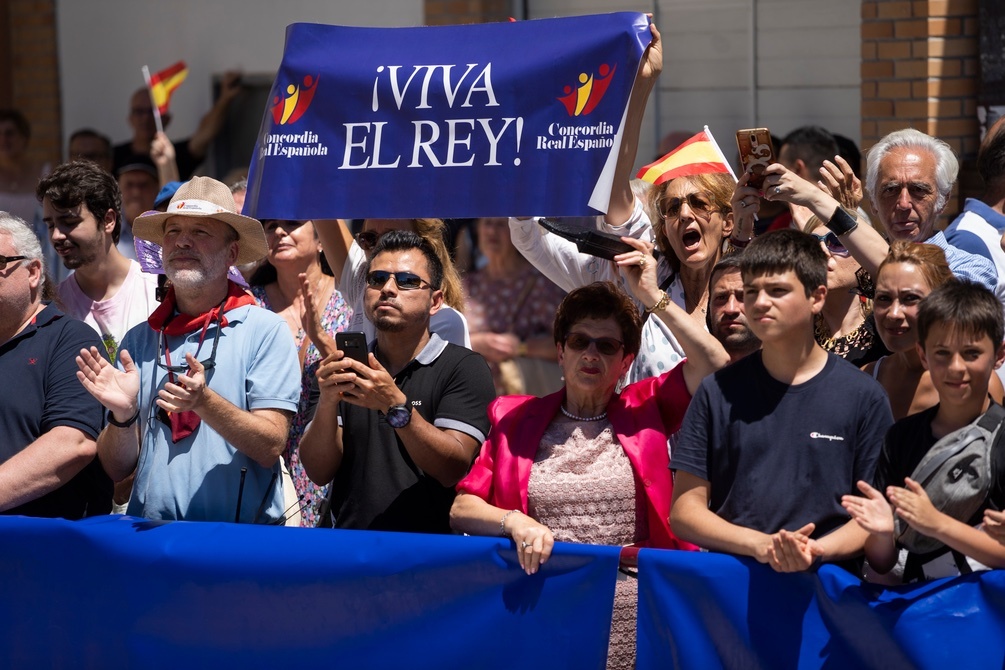 Felipe VI.ari sostengua azaldu dio pertsona talde batek. (Monika DEL VALLE I FOKU)