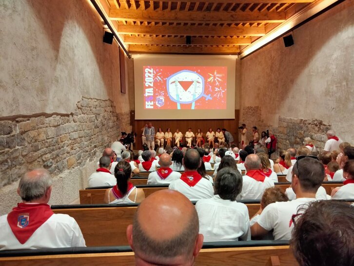 Agurne Baquer, Gemma Larrainzar, Maite Larrainzar, Mirenjo Larrainzar, Arrosa Larrainzar eta Itzabel Urbeltzek jaso dute Festa Saria 2022.