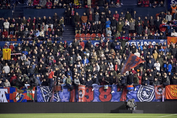 El 93% de socios de Osasuna han renovado su abono.