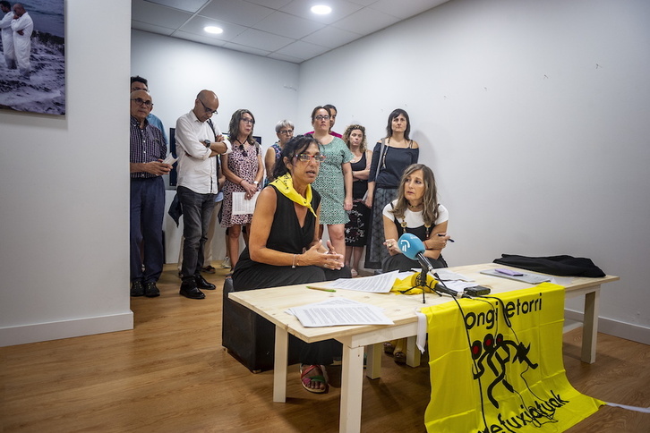 Rueda de prensa de Mugak Zabalduz y Ongi Etorri Errefuxiatuak.