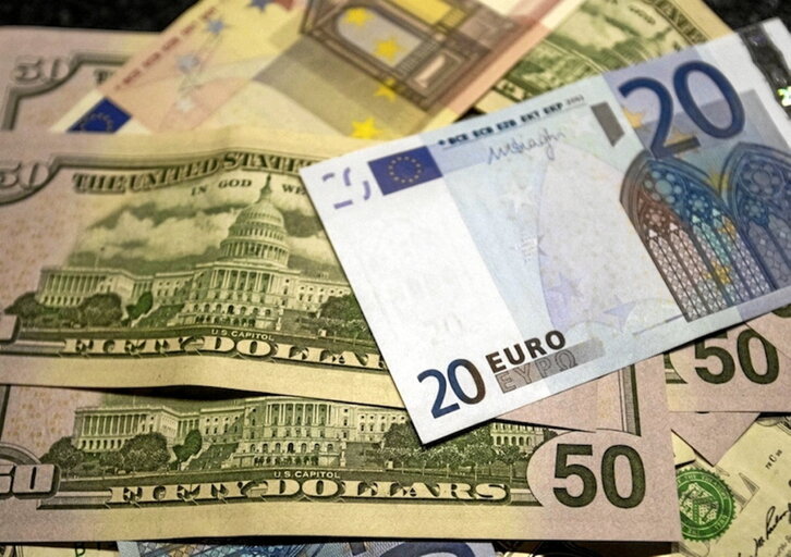 Euroaren kotizazioa dolarrarekin parekatu da.