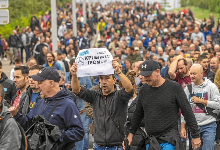 Manifestación de operarios de Mercedes con motivo de la jornada de huelga convocada      el pasado 6 de julio.