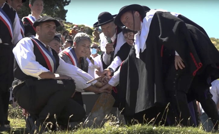 La escenifica hoy del acuerdo, como siempre reflejado en el «pax avant».