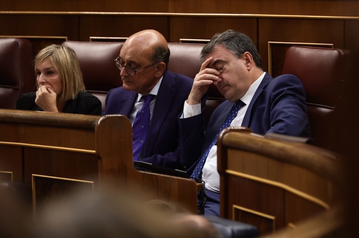 El diputado jeltzale Aitor Esteban, en la pimera sesión del debate en el Congreso.