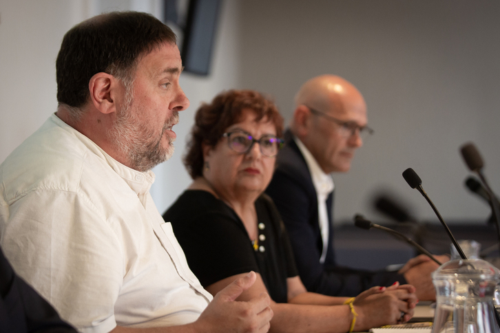Junqueras, Bassa, y Romeva en la presentación de la estrategia de ERC ante el TEDH, este miércoles, en Barcelona.