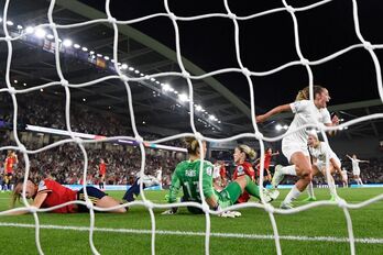 Toone celebra el gol del empate que ha forzado la prórroga. 