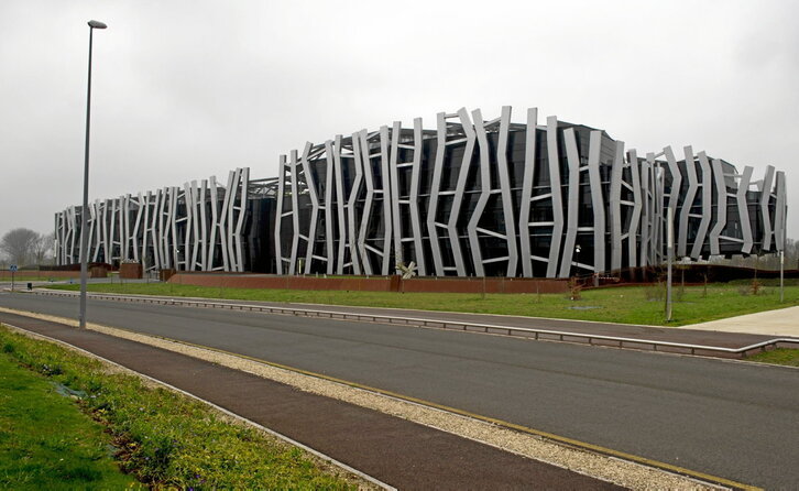 Euneiz estará situada en el Edificio Vital, junto al Bakh y al Fernando Buesa Arena, en las afueras de Gasteiz.