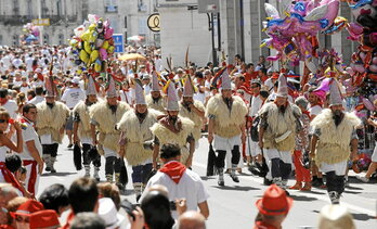 Les joaldun, traditionnellement sortis au printemps lors du carnaval, font également leur apparition aux Fêtes de Bayonne. (Archive)