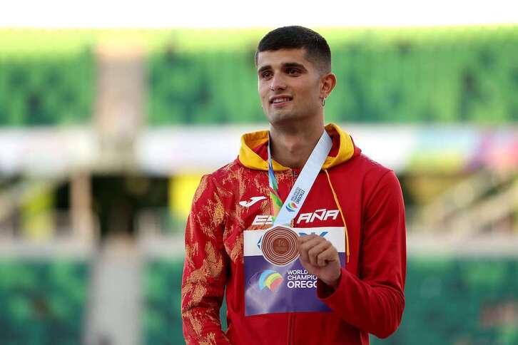 Asier Martinez, Eugeneko Munduko Txapelketako podiumean, brontzezko dominarekin. 