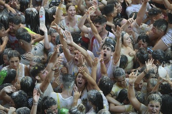 Oreretan ostegun honetan bota duten txupinazoan festarako gogoa lehertu da.