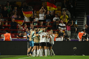 Las jugadoras de Alemania celebran su clasificación a semifinales.