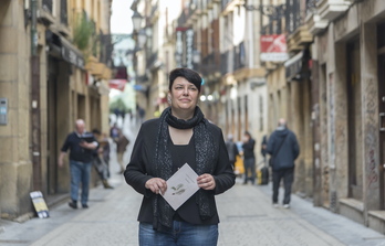 Castillo Suarez, «Iraupena» poema liburua aurkeztu zuenean.