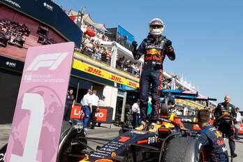 Verstappen celebra el triunfo en el Gran Premio de Francia.