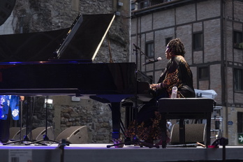 Amina Claudine Myers, en la plaza de la Trinidad.