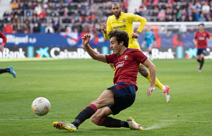 Con la tercera cesión de Manu Sánchez, Osasuna apunta el lateral zurdo.