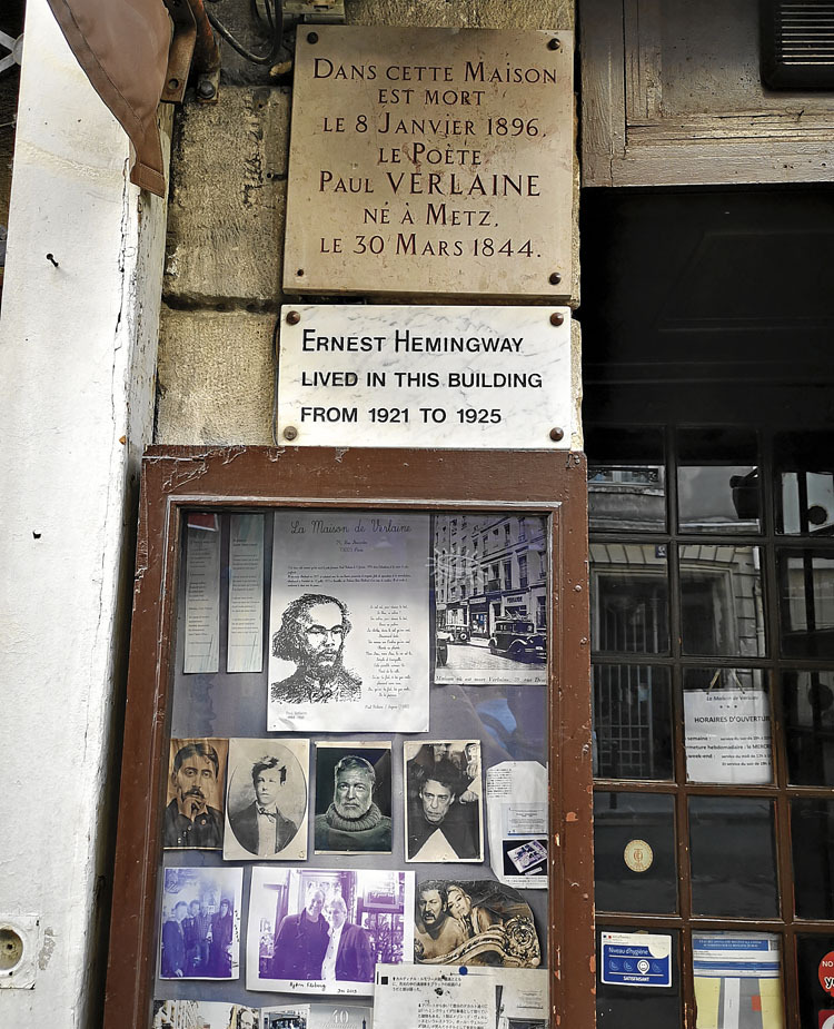 Verlaineren bizitokia izandakoa, Parisen. Eraikinean jarritako plakak gogorarazten digu Verlaine ez ezik, Hemingway ere hantxe bizi izan zela.
